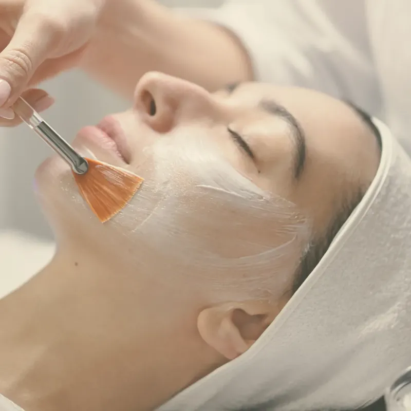 Limpieza facial esencial en Radiance