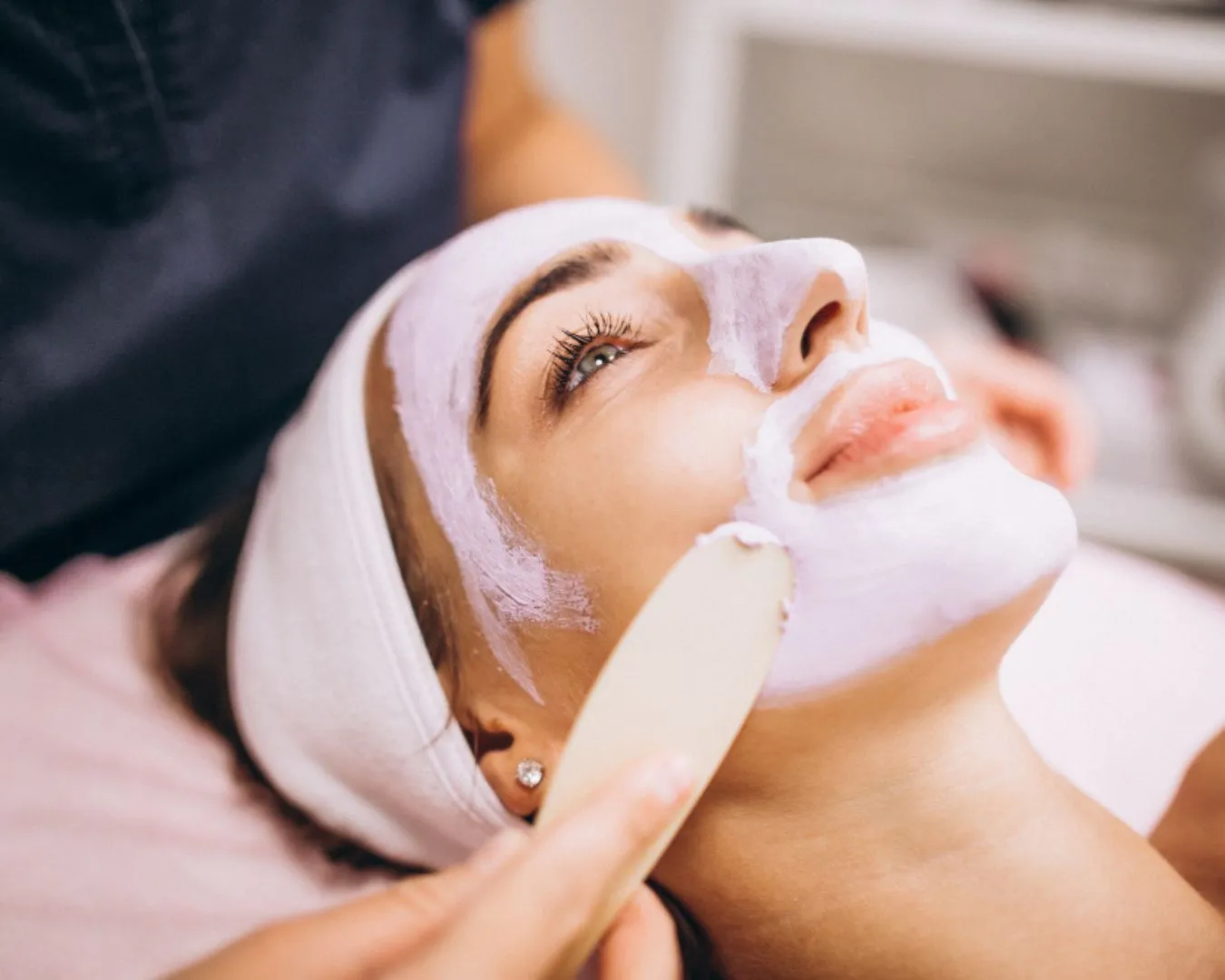 radiance_blog_portada_piel_apagada_descubre_los_beneficios_de_una_limpieza_facial_profunda